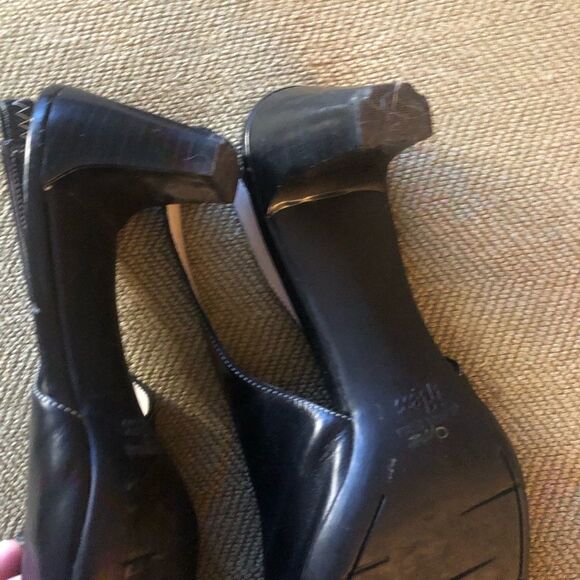 Anne Klein shoes  - Picture 2 of 4